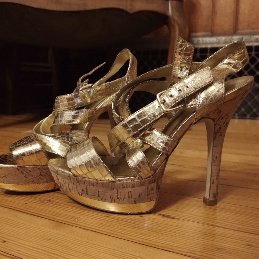 Almost new gold champagne strappy sandals heels